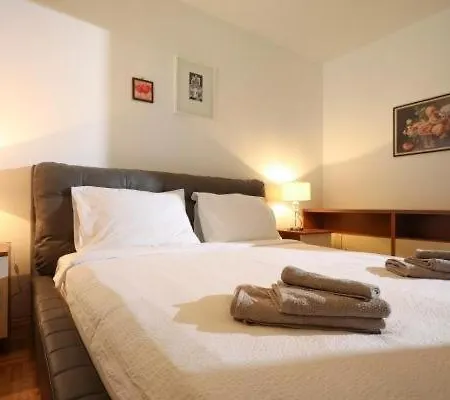 Apartman With Parking Space - 27193
